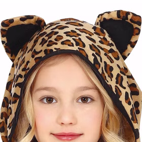 Nahaufnahme der Kapuze mit kleinen Katzenohren im Leo-Look.