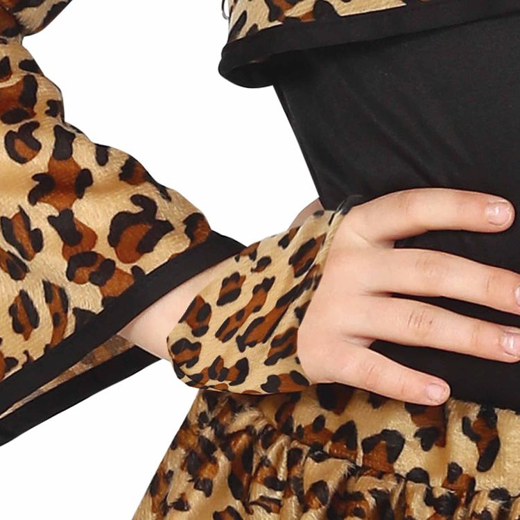 Mädchen im Leopard Kostüm „Wildkatze Luna“ mit Kapuze, Rock und Beinwärmern.