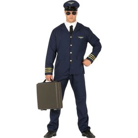 Mann trägt Piloten Kostüm mit Uniformjacke, Mütze und Krawatte.