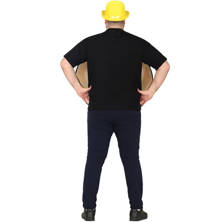 Mann mit Dartscheiben-Kostüm und Bierkrug in der Hand.