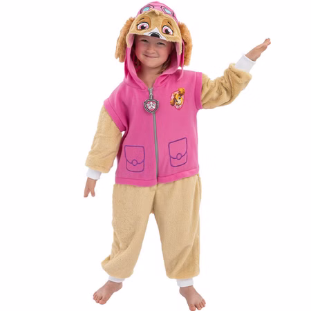 Paw Patrol Kostüm Skye Deluxe Kostüm Flugzeug Hund für Kinder Gr. 104-116 Tier Tierkostüm Lizenzkostüm Fasching Karneval Mottoparty Kindergeburtstag Kind trägt das Paw Patrol Skye Kostüm und hebt fröhlich den Arm – Vorderansicht.