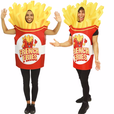 Zwei Erwachsene im French-Fries-Kostüm als Pommes-Box, Frontalansicht.