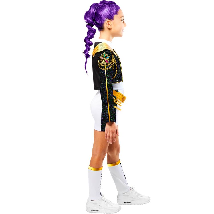 Kind trägt das Rumi Core Golden Deluxe Kostüm mit schwarzem Glitzer-Oberteil, goldenen Details, Shorts und Beinstulpen.