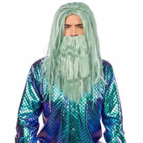 Neptun Perücke & Wassermann Bart Wassergrün für Herren Kostüm-Zubehör Meeresgott Accessoire Perücke mit Bart Fasching Karneval Mottoparty Neptunfest Frontansicht eines Mannes mit langer wassergrüner Neptun-Perücke und langem gewellten Bart, kombiniert mit einem blau-violetten Schuppenhemd.