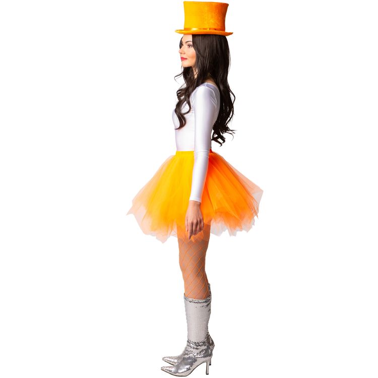 Aperitiv Tutu Neon-Orange Kostüm-Zubehör für Damen Eine Frau trägt ein neon-orangenes Tutu mit weißem Body, Hut, Boa und silbernen Stiefeln. Der Tüllrock wird als auffälliges Kostümzubehör für Partys und Karneval präsentiert.