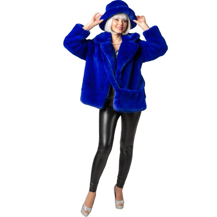 Plüschjacke Royalblau 90er Retro Look mit Futterstoff Vintage Style für Damen Ganzkörperansicht einer Frau in royalblauer Plüschjacke, die offen getragen wird und das orangefarbene Innenfutter zeigt.
