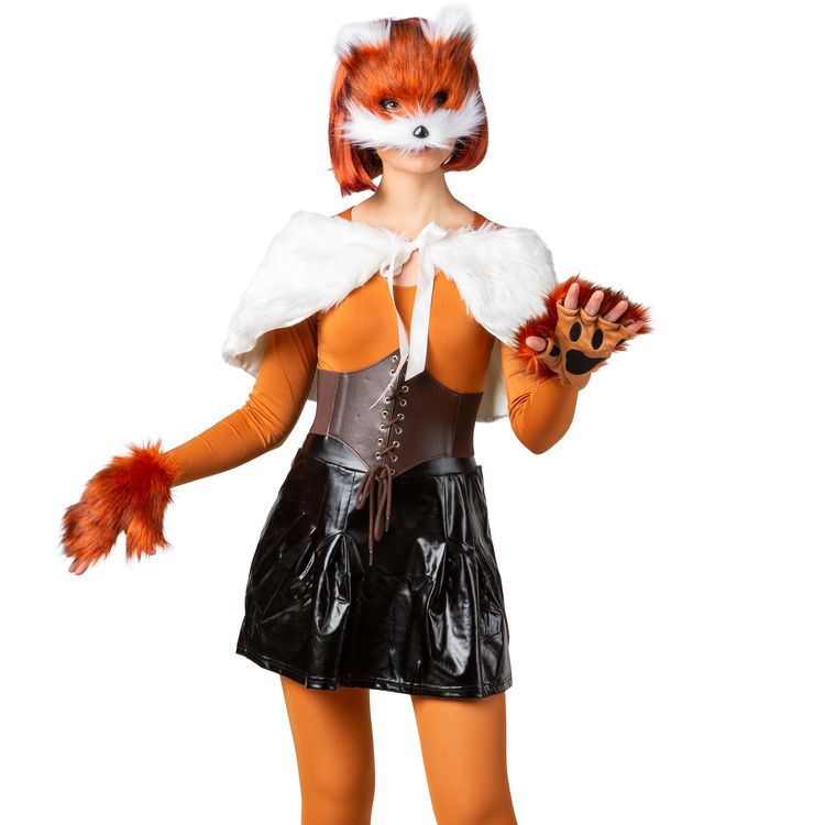 Frau im kompletten Fuchs-Kostüm-Set – Maske, Handschuhe und Schwanz –, kombiniert mit einem weißen Cape, orangefarbenem Body und schwarzem Rock, frontal stehend.