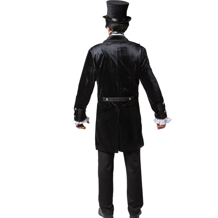 Herrenmodell im kompletten Western-Outfit mit Gehrock, Weste, Cowboyhut und Revolvergürtel, kombiniert im Western-Look.