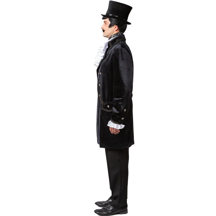 Herrenmodell im kompletten Western-Outfit mit Gehrock, Weste, Cowboyhut und Revolvergürtel, kombiniert im Western-Look.