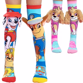 Lustige Paw Patrol Socken Chase & Marshall mit 3D-Ohren für Kinder & Erwachsene Kniestrümpfe Geschenkidee Kindersocken Socken für Erwachsene Spaßsocken Kostüm-Zubehör Hundesocken Bunte PAW-Patrol-Socken-Kollektion: Chase- und Marshall-Kniestrümpfe mit 3D-Helm- und Ohrenapplikationen, daneben Skye-Socken mit 3D-Plüschohren.