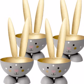 Eierbecher-Set 4 Stück Hase Gold aus Metall Osterhase gedeckter Tisch Ostern Oster-Deko Dekoration Frühling Osterfest Osterbrunch Tisch-Deko Vier graue Hasen-Eierbecher mit weißen Punkten und goldfarbener Innenseite nebeneinander auf weißem Hintergrund arrangiert.