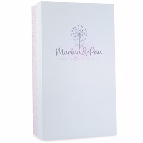 Verpackungsbox der Puppe Lotti mit Markenaufdruck Marina & Pau, ideal als Geschenkverpackung.