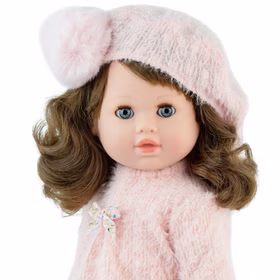 Puppe Stella 42 cm mit Softbody, langen Haaren und Schlafaugen für Kinder Spielpuppe Spielzeug Spielwaren für Kinder Geschenkidee Nahaufnahme der Puppe Stella mit blauen Schlafaugen, langen braunen Haaren und liebevoll gestaltetem Gesicht.