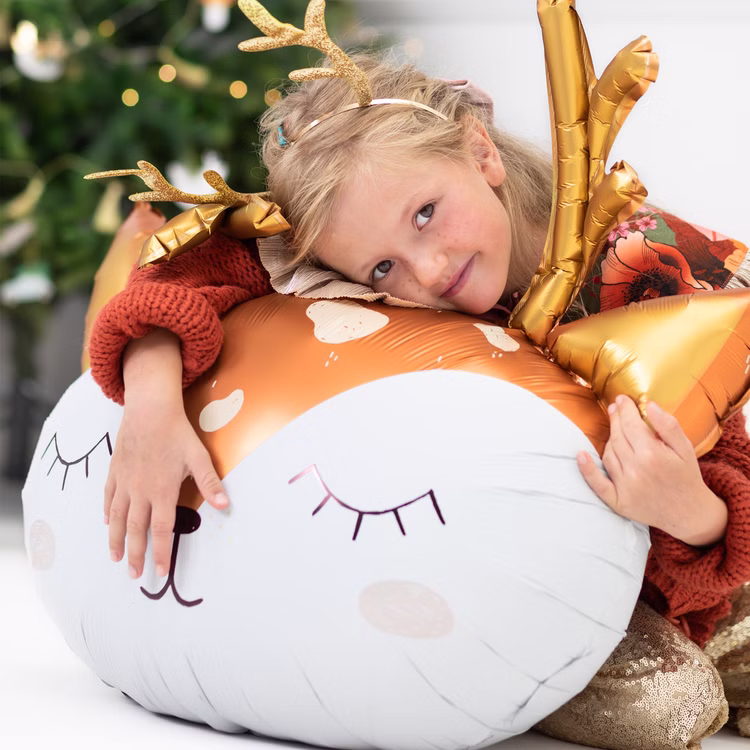 Reh Folienballon Feli das Rehkitz 73 x 64 cm Tierballon Party-Deko Rentier Weihnachten Weihnachts-Deko Geburtstag Luftballon-Deko Waldtier Kindergeburtstag Party-Zubehör Kind kuschelt Reh Folienballon Feli, süßer Tierballon als Geschenk und Deko für Kindergeburtstag.
