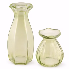 Glasvasen Set „Corolle“ 2er – Mini & große Blumenvase Tisch-Deko Rosa Grün Transparent Blumenvasen gedeckter Tisch Familienfest Hochzeit Geburtstag Jubiläum Kommunion Möbel & Wohnen Accessoires Zwei grüne Glasvasen im Set – große Blumenvase und kleine Mini-Vase mit gewelltem Rand vor neutralem Hintergrund.