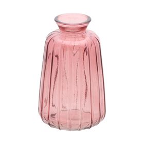 Grüne Glasvase Verone mit schmaler Öffnung und vertikaler Struktur, freigestellt auf hellem Hintergrund.