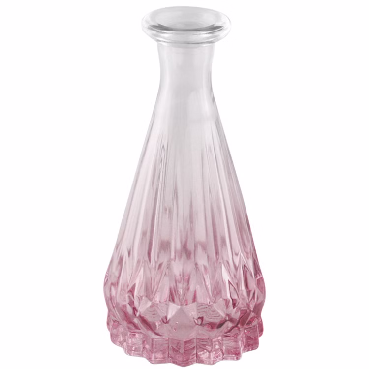 Mini Glasvase Alexandrin Blumenvase 10,7 cm Farbverlauf Rosa Tisch-Deko Geburtstag Hochzeit Wohnaccessoire Wohnen & Möbel Kleine Blumenvase Kleine Glasvase Alexandrin mit zartem rosa Farbverlauf, schlanker Form und dekorativem Facettenschliff im unteren Bereich.