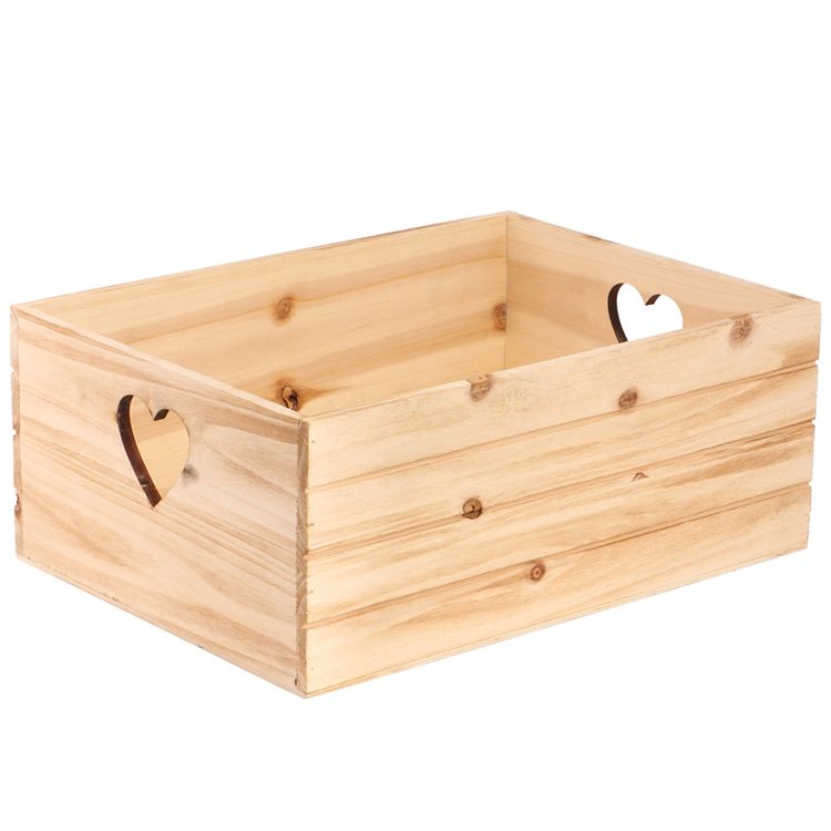 3er Set Holzkisten mit Herzmotiv, drei Größen ineinander gestapelt auf weißem Hintergrund.