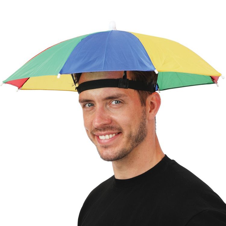 Zwei Personen mit Regenschirm-Hut als lustiges Party-Accessoire dargestellt.