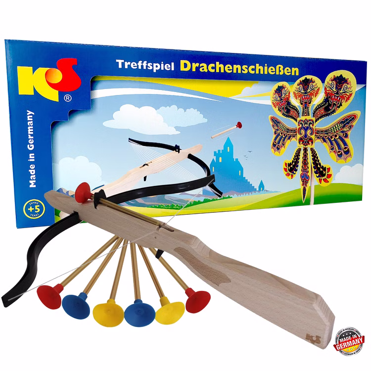 Treffspiel Drachenschießen aus Holz mit Armbrust & 6 Sicherheitspfeilen Nostalgie Spielzeug Pfeil und Bogen Rollenspiel für Kinder hochwertiges Holzspielzeug made in Germany Komplettset Drachenschießen mit Holz-Armbrust, sechs Saugnapfpfeilen und Verpackung inklusive Made-in-Germany-Siegel.