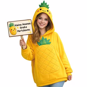 Ananas Kostüm Plüsch Hoodie Damen Party Frau im gelben Ananas-Kostüm mit Kapuze, grünem Blätterdekor und Ananas-Motiv hält ein Schild mit „Kleine Ananas. Große Partylaune.“ Hinweis: KI generiertes Bild