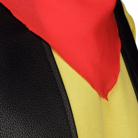 Lucky Luke Kostüm Cowboy Westernheld mit Holster für Herren Gr. M-XXL Lizenzkostüm Fasching Karneval Mottoparty Paarkostüm Gruppenkostüm Detailaufnahme des roten Halstuchs, des gelben Oberteils und der schwarzen Weste mit strukturierter Oberfläche.