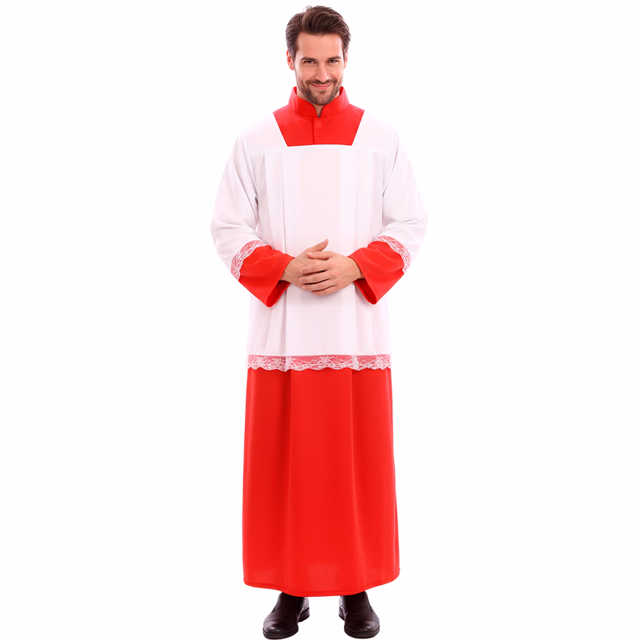 Mann im Priester Kostüm Pater Benedikt mit roter bodenlanger Robe, weißem Überwurf, Stehkragen und Spitzenbesatz.