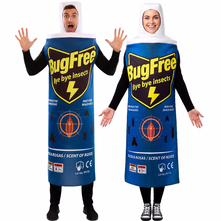 Insektenspray Kostüm Bug Free Paar Kostüm Damen Herren Mann und Frau im blauen Bug Free Insektenspray Kostüm als lustiges Paar- oder Gruppenkostüm vor weißem Hintergrund.