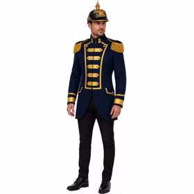 Herr trägt die dunkelblaue Preußen Uniformjacke mit goldfarbenen Details, schwarzer Jeans und Pickelhaube vor weißem Hintergrund. Hinweis: KI generiertes Bild