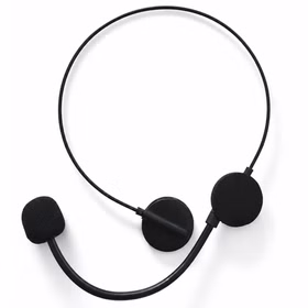 Schwarze Headset Mikrofon Attrappe mit rundem Nackenbügel, Ohrstück und biegsamem Mikrofonarm mit Schaumstoffaufsatz auf Weiß.