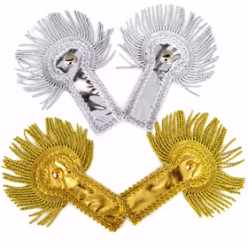 Schulterklappen Epauletten Silber Gold Vergleich Silberne und goldene Schulterklappen mit langen Fransen, dekorativen Borten und Zierknöpfen als Kostüm-Zubehör im Vergleich.