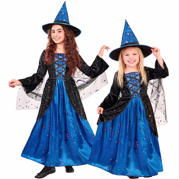 Hexenkostüm Kinder Stella Blau Mondhexe Kleid Hexenhut Blau-schwarzes Hexenkostüm Stella für Kinder mit langem Mond- und Sternenkleid, transparentem Schleier und passendem Hexenhut.