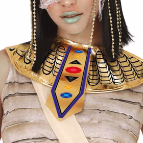 Cleopatra Mumie Nephra Kragen Detail Nahaufnahme des goldfarbenen ägyptischen Kragens von Mumienkönigin Nephra mit schwarzen Ornamenten und bunten Schmuckdetails.
