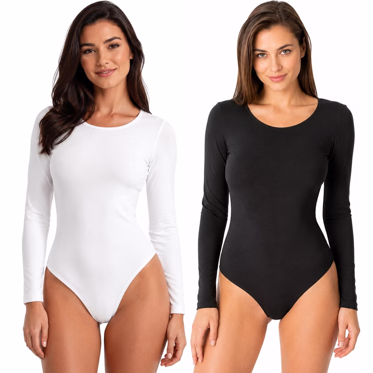 Thermobody Damen Schwarz Weiß Farbauswahl Weißer und schwarzer Thermobody für Damen nebeneinander mit langen Ärmeln und körpernaher Passform als warme Unterziehbodys. Hinweis: KI generiertes Bild