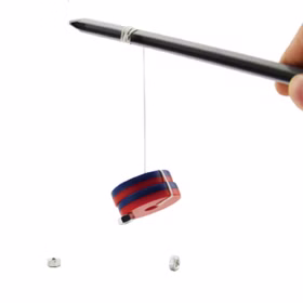Magnetismus Experiment Magnetangeln Magnetangel-Experiment mit Magneten an einer Schnur zum spielerischen Erforschen magnetischer Anziehungskräfte für Kinder.