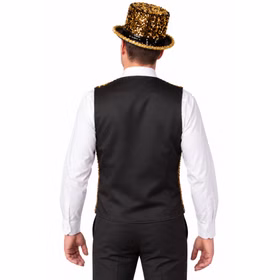 Paillettenweste Gold Zylinder Herren Hinten Herrenmodell von hinten mit schwarzer Rückseite der goldenen Paillettenweste und passendem goldenen Pailletten-Zylinder. Hinweis: KI generiertes Bild