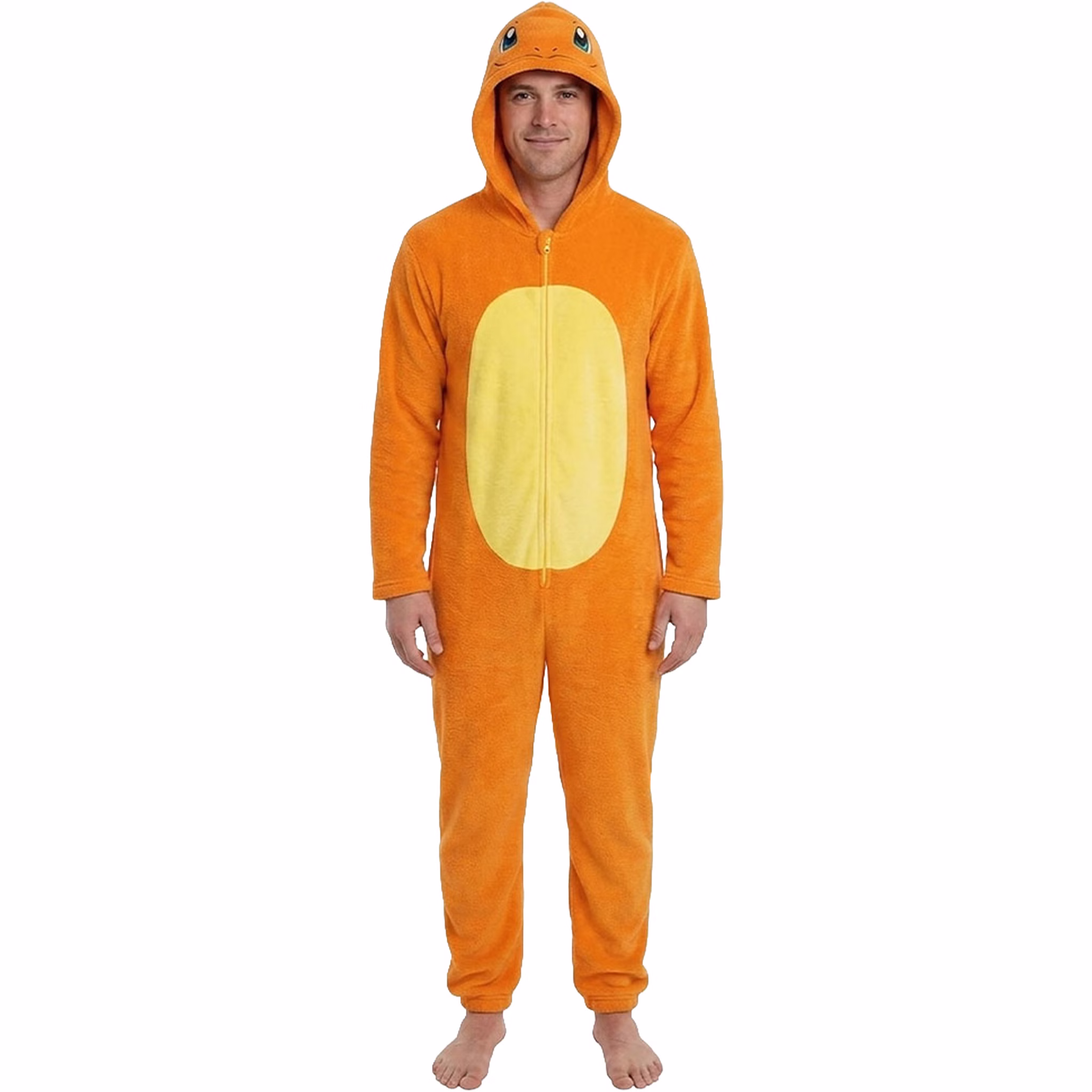 Pokémon Glumanda Kostüm Erwachsene Orange Plüsch Overall Mann trägt einen orangefarbenen Pokémon Glumanda Plüsch-Overall mit gelbem Bauchbereich und Kapuze mit Glumandas Gesicht.