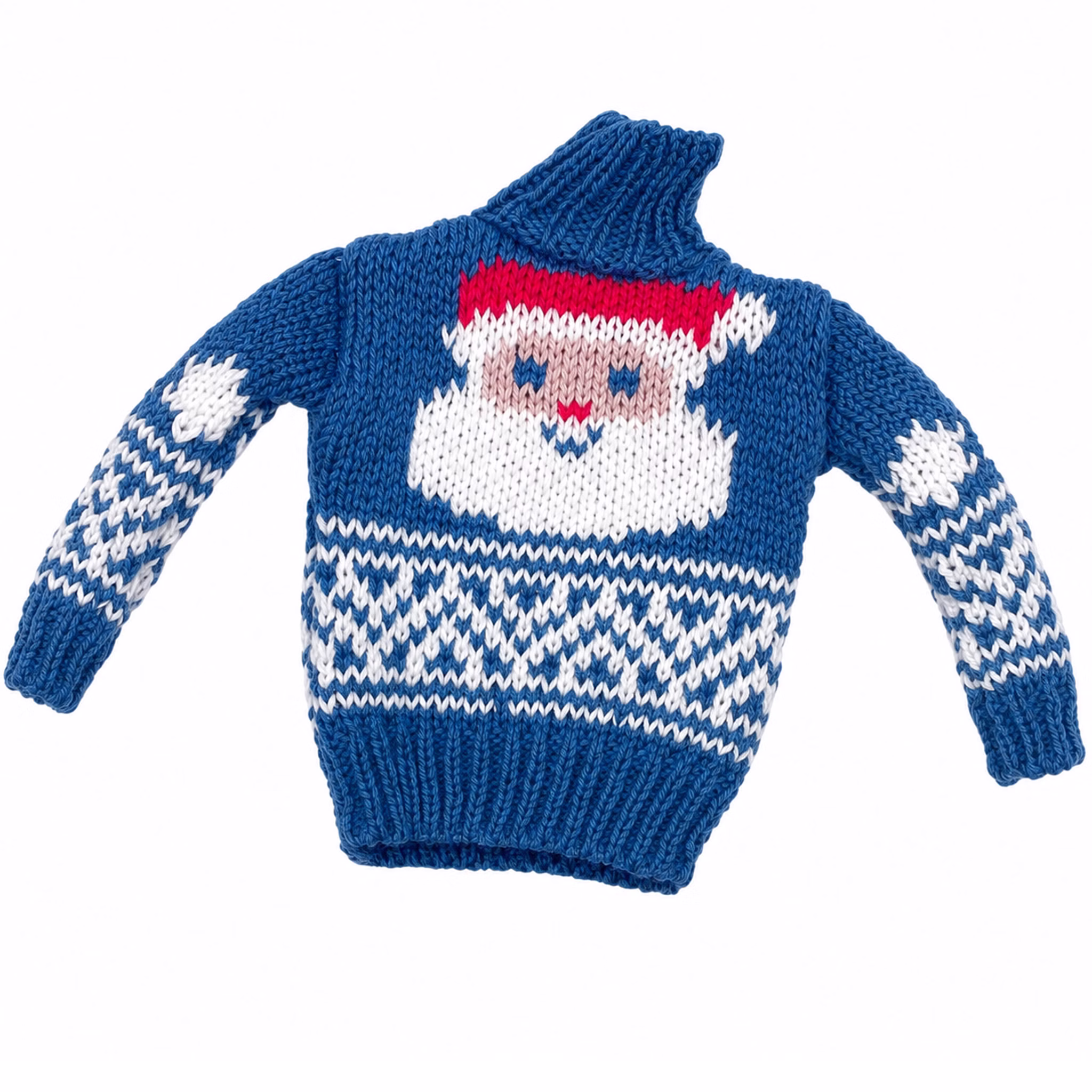 Blauer Santa Weihnachtspullover einzeln Blauer Miniatur-Weihnachtspullover mit gestricktem Weihnachtsmannmotiv, weißen Schneeflocken an den Ärmeln und weiß-blauem Norwegermuster vor weißem Hintergrund.