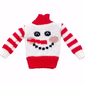 Mini Weihnachtspullover weiß rot mit Schneemann Weiß-roter Mini-Weihnachtspullover für Wichtel mit Schneemann-Gesicht, roter Nase, Kohlelächeln und gestreiften Ärmeln.