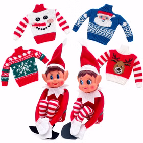 Komplettes 6-teiliges Wichtel-Set Sechsteiliges Wichtel-Set von Elf with Big Ears mit zwei Wichtelfiguren und vier Mini-Weihnachtspullovern mit Weihnachtsmann, Rentier, Schneemann und Norwegermuster. Hinweis: KI generiertes Bild