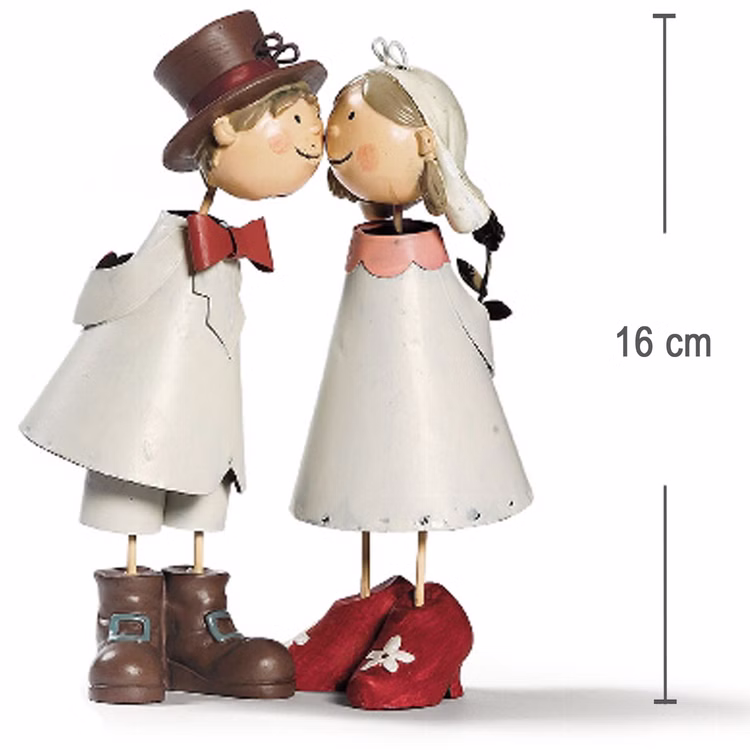 Küssendes Brautpaar aus Metall 18 cm Hochzeit Tisch-Deko Braut & Bräutigam Hochzeitsgeschenk Geschenkidee Verliebtes Paar Ehepaar frisch vermählt Küssendes Brautpaar aus Metall von der Seite mit Ma0angaben Höhe 16 Zentimeter