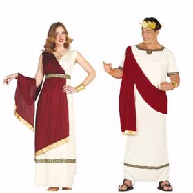 Damen- und Herrenkostüm im antiken Römer-Stil: Römerin Romana und Römer in cremeweißen Gewändern mit bordeauxroten Schärpen, goldfarbenen Bordüren und Armreifen.