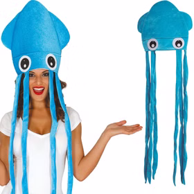 Tintentisch Hut Qualle blau für Erwachsene KW 60 cm Kostüm-Zubehör Tier-Hut Unisex für Damen & Herren Meerestier Unterwasser Fasching Karneval Mottoparty witziges Accessoire Frau mit hellblauem Tintenfisch-Hut zeigt lachend auf das Modell. Rechts daneben ist der Hut freigestellt zu sehen, mit langen Tentakeln und großen, runden Augen.