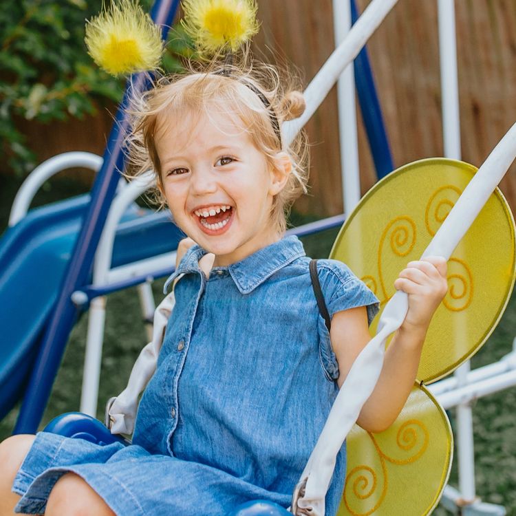 Bienen-Set Kostüm Flügel und Haarreif für Kinder Bienen-Set Kostüm Flügel und Haarreif für Kinder gelb Tier Biene Flügel 54x41 cm Kostüm-Zubehör Fasching Karneval Mottoparty Kinderfasching Kindergeburtstag