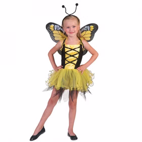 Mädchen im gelben Schmetterlings-Kleid mit Flügeln und Fühlern von Vorne.